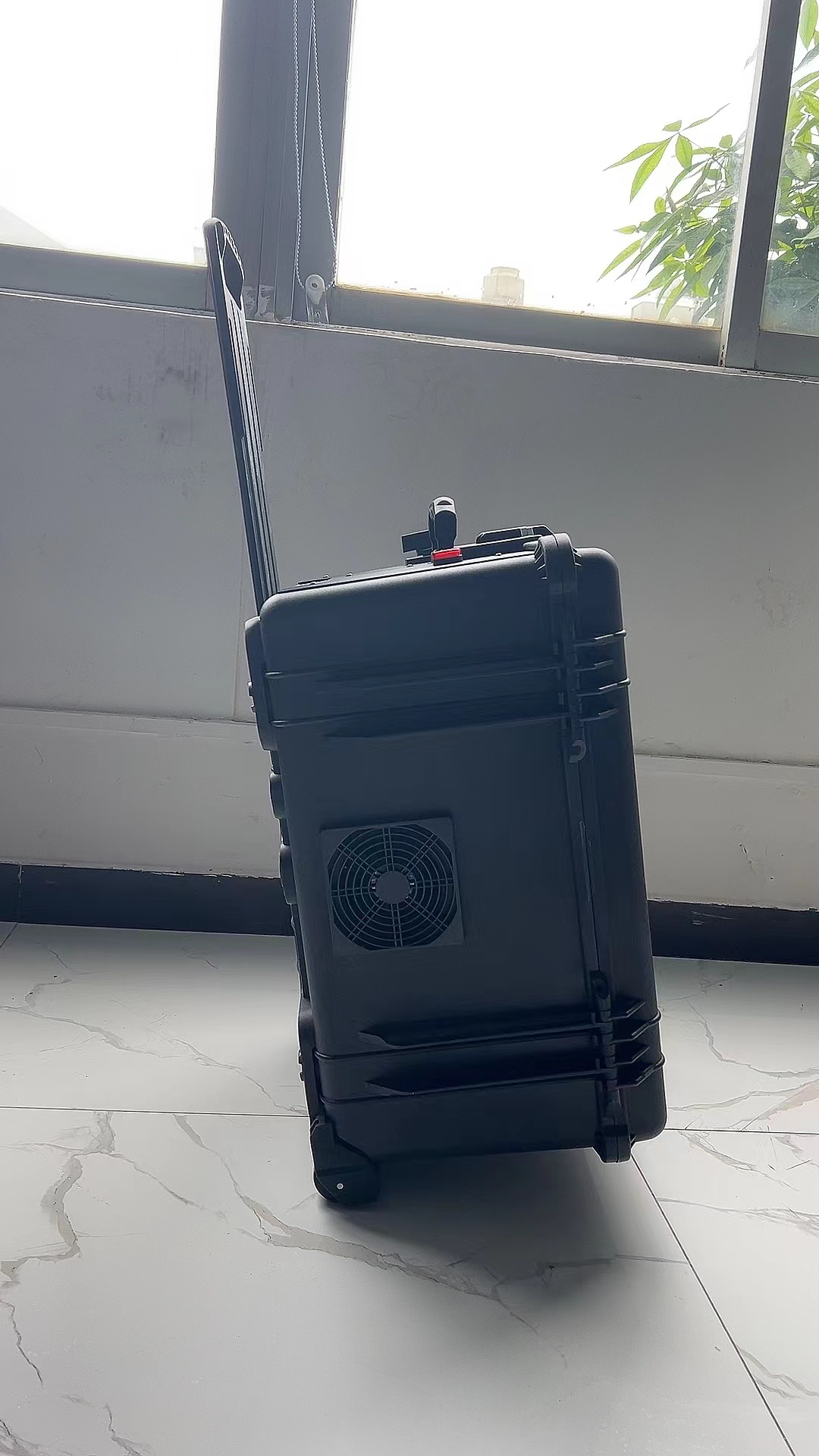 临桂手拉箱型移动通信干扰器